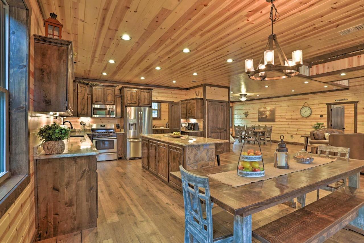 Luxe 'Great Bear Lodge' With Spa, Fire Pit, And Views! Broken Bow Extérieur photo